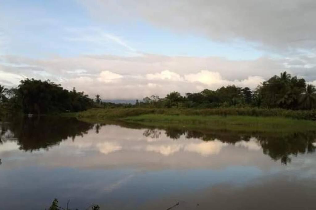הוילה Casa Flor De Annia ~ Cozy 2 Bdrm On The River Sierpe ~ Walkable To Town מראה חיצוני תמונה