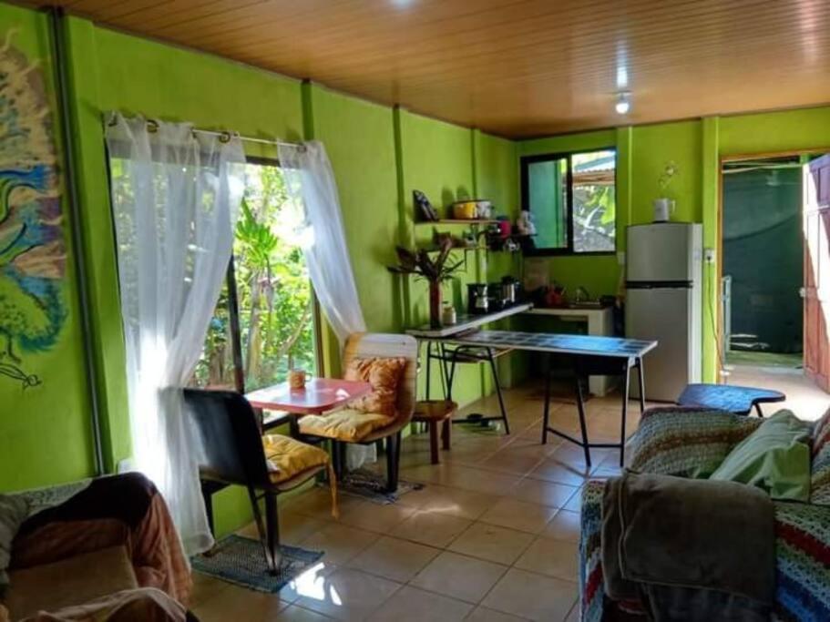 הוילה Casa Flor De Annia ~ Cozy 2 Bdrm On The River Sierpe ~ Walkable To Town מראה חיצוני תמונה